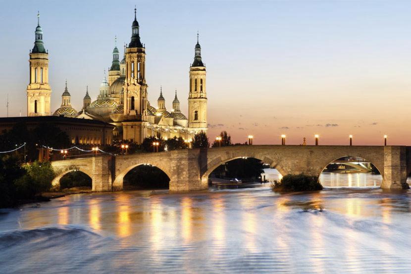 Zaragoza Y Sus 2 Catedrales Lejlighed Eksteriør billede